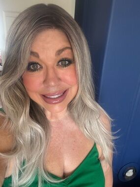 🩷 Bell Tress Cookies and Cream- Rare color Straight Press Wig 🩷